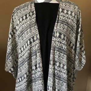 Altar'd State kimono